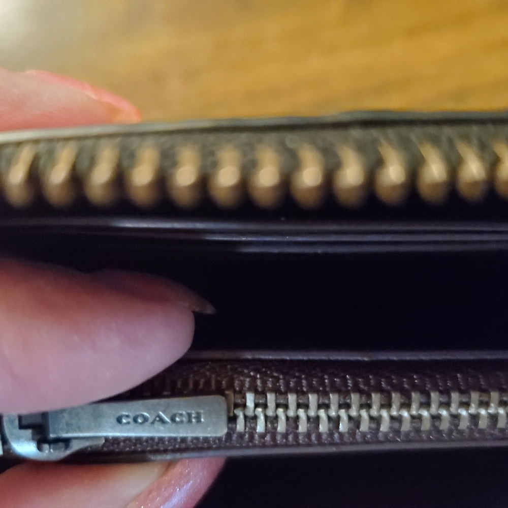 COACH OMBRE ACCORDION WALLET IN PERFECT CONDITION! - Picture 6 of 9
